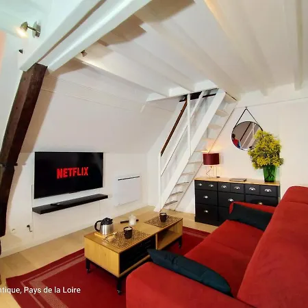 Manoir De L'aisnerie 公寓 圣埃尔布兰