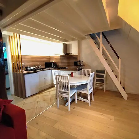 Manoir De L'aisnerie 公寓 圣埃尔布兰